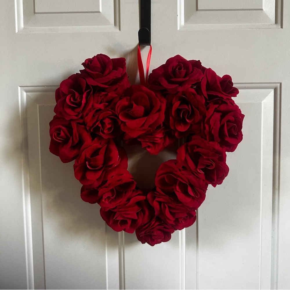 Red Roses Heart Wreath